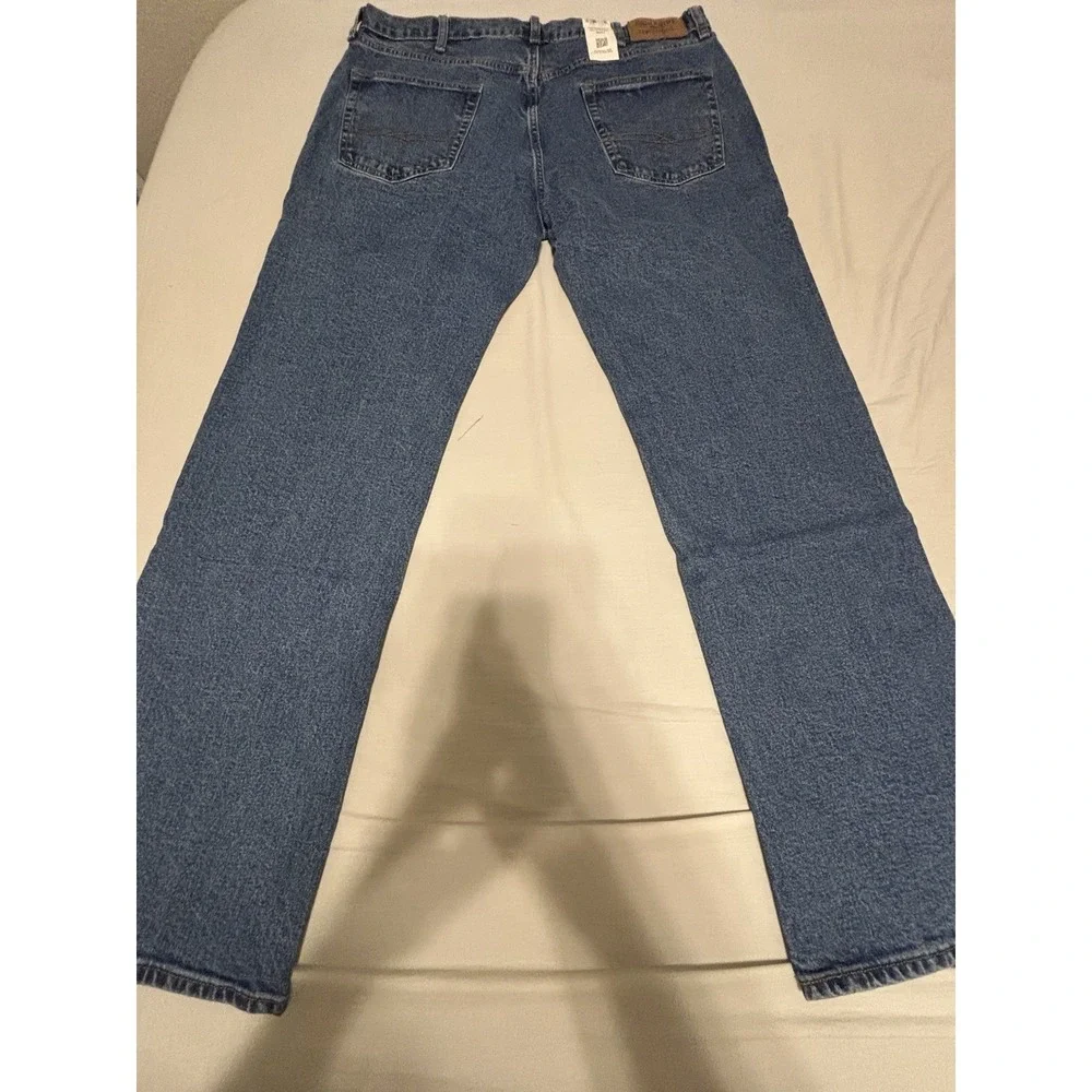SIGNATURE Levi Strauss Gold-NWT-Women's Relaxed Flex Denim Blue Jeans-Size 38x34